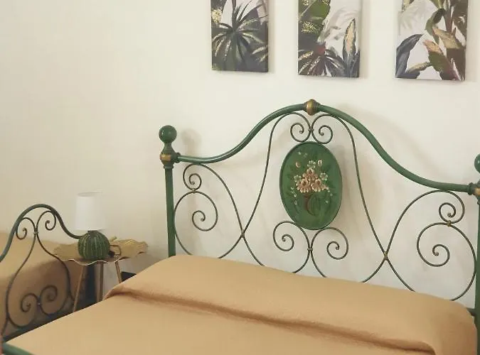 Frühstückspension La Rosa Del Sud 3*